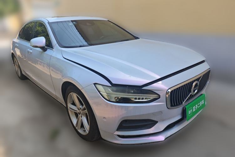 Used Volvo S90 2017 T4 Zhiyuan Edition Front Right 45 Deg