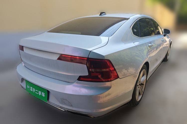 Used Volvo S90 2017 T4 Zhiyuan Edition Rear Right 45 Deg