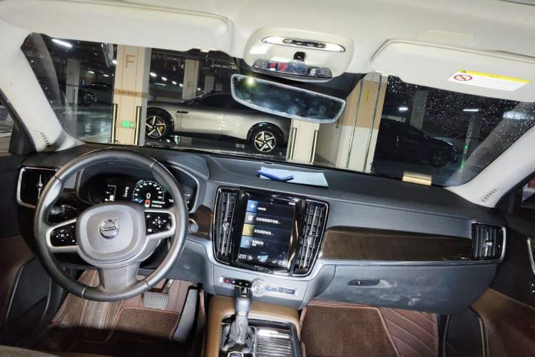 Used Volvo S90 2017 T5 Zhiyuan Edition Center Console