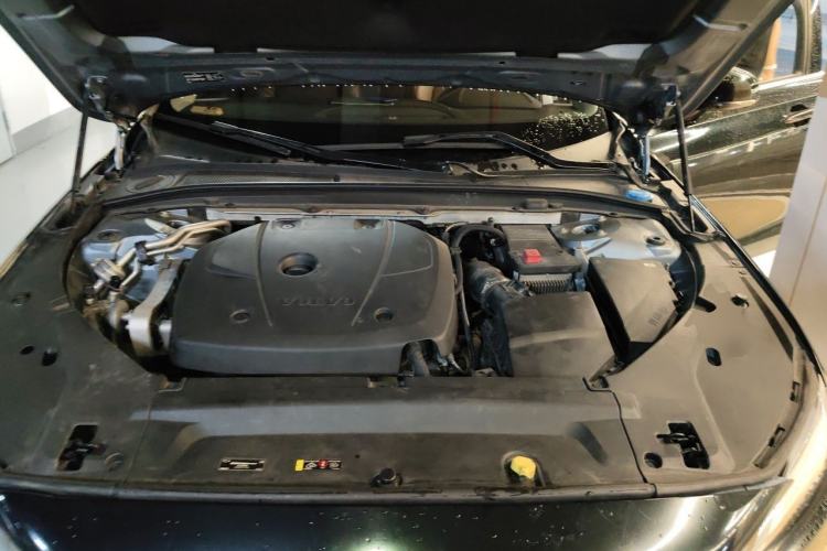 Used Volvo S90 2017 T5 Zhiyuan Edition Engine Bay