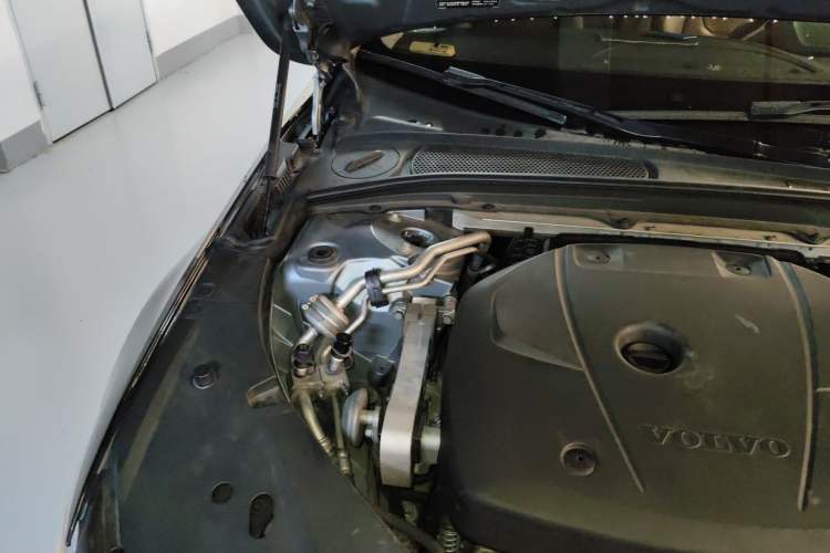 Used Volvo S90 2017 T5 Zhiyuan Edition Engine Bay Right