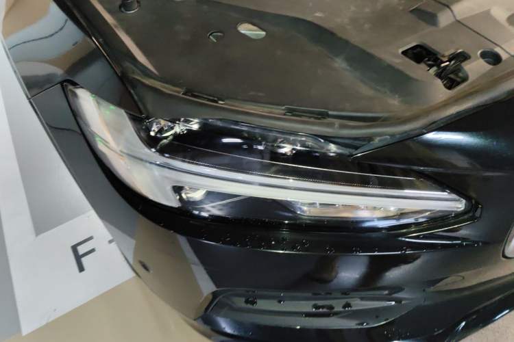 Used Volvo S90 2017 T5 Zhiyuan Edition Right Front Headlight