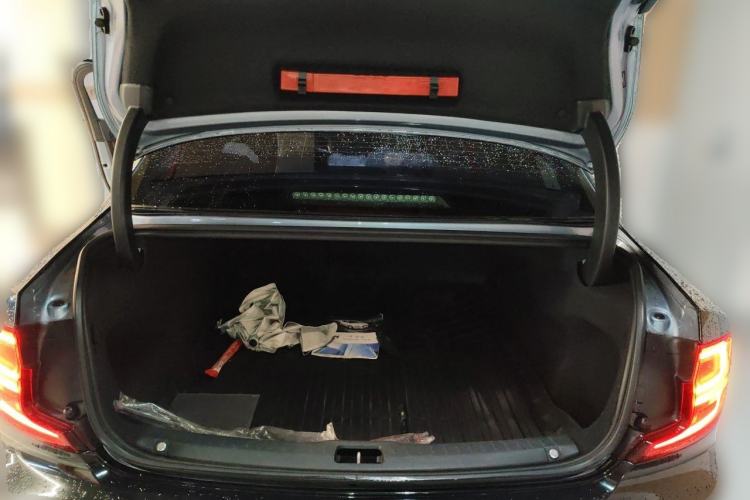Used Volvo S90 2017 T5 Zhiyuan Edition Trunk