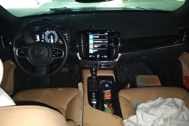 Used Volvo S90 2017 T4 Zhiyuan Edition Center Console