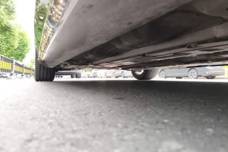 Used Volvo S90 2017 T4 Zhiyuan Edition Chassis Front Right