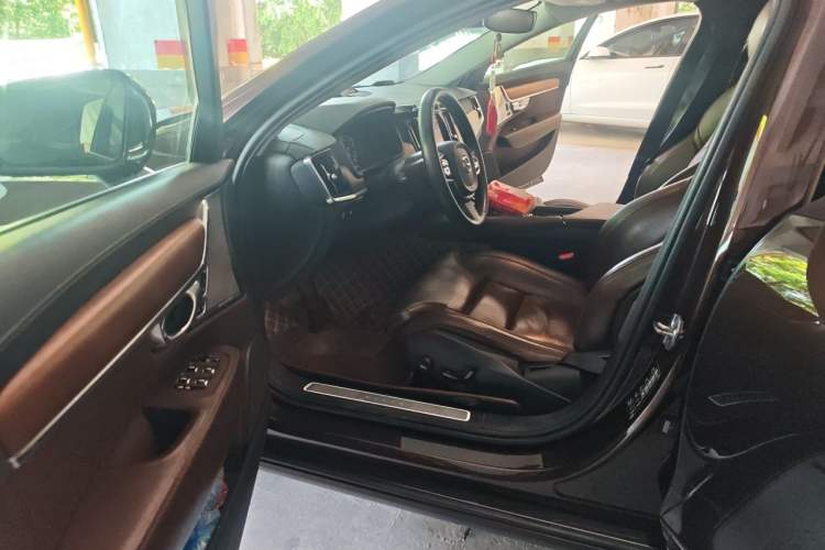 Used Volvo S90 2017 T5 Prestige Edition Driver Seat