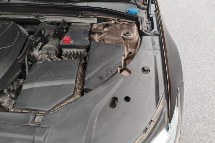 Used Volvo S90 2017 T4 Zhiyuan Edition Engine Bay Left