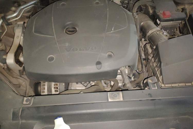 Used Volvo S90 2017 T4 Zhiyuan Edition Engine Bay