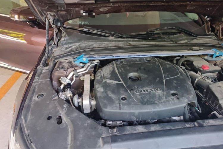 Used Volvo S90 2017 T5 Prestige Edition Engine Bay Right