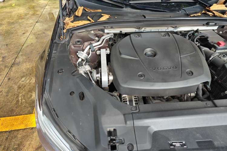 Used Volvo S90 2017 T4 Zhiyuan Edition Engine Bay Right