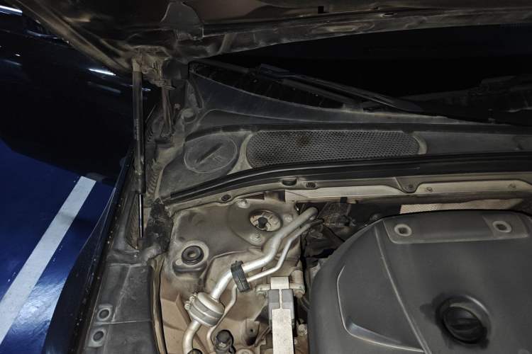 Used Volvo S90 2017 T4 Zhiyuan Edition Engine Bay Right