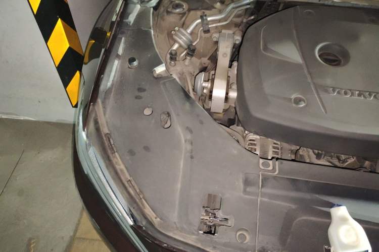 Used Volvo S90 2017 T4 Zhiyuan Edition Engine Bay Right