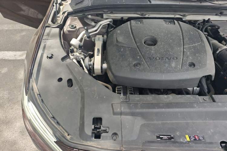 Used Volvo S90 2017 T4 Zhiyuan Edition Engine Bay Right
