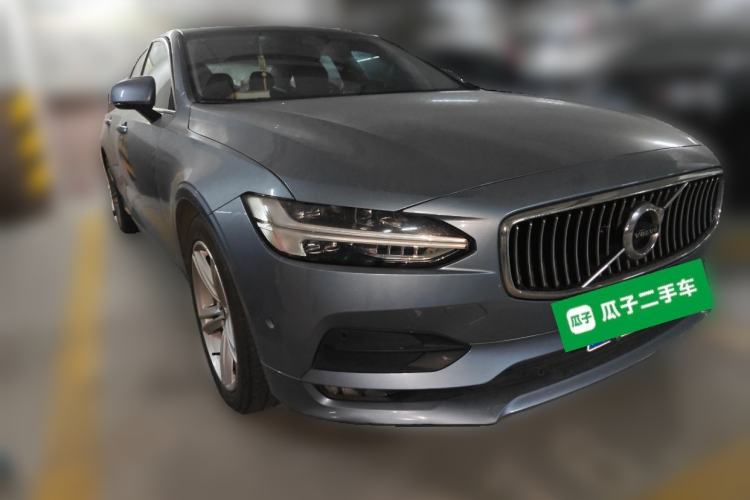 Used Volvo S90 2017 T4 Zhiyuan Edition Front Right 45 Deg