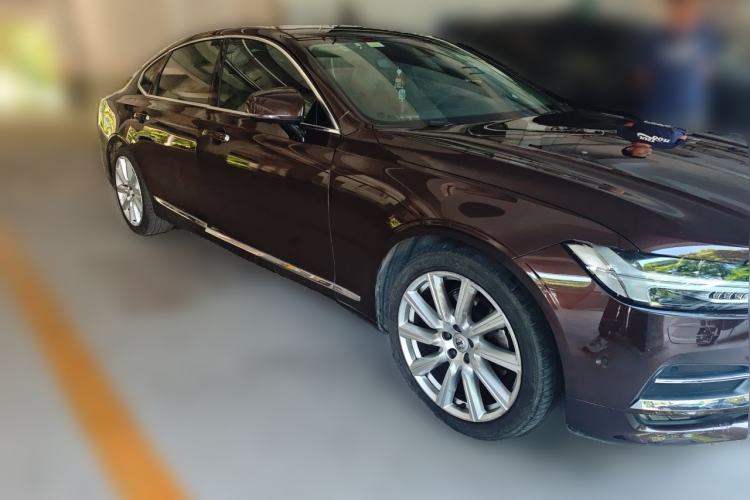Used Volvo S90 2017 T5 Prestige Edition Front Right 45 Deg