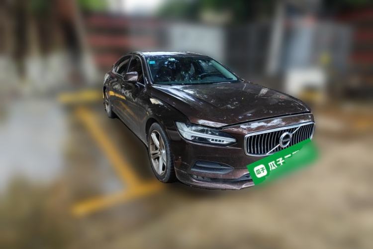 Used Volvo S90 2017 T4 Zhiyuan Edition Front Right 45 Deg
