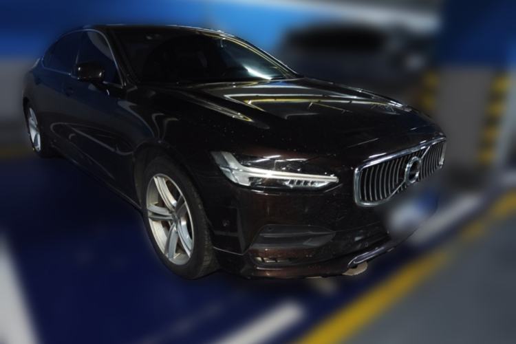 Used Volvo S90 2017 T4 Zhiyuan Edition Front Right 45 Deg