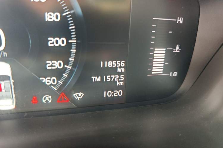 Used Volvo S90 2017 T4 Zhiyuan Edition Odometer Close Up