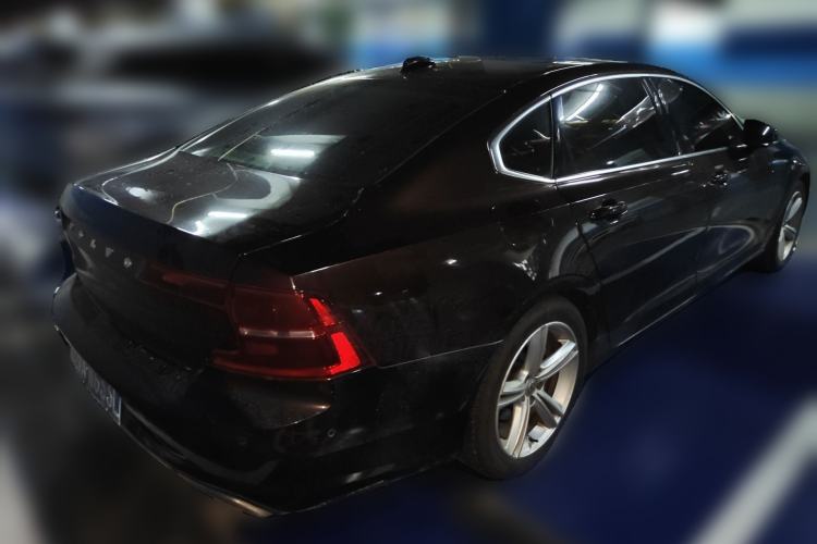Used Volvo S90 2017 T4 Zhiyuan Edition Rear Right 45 Deg