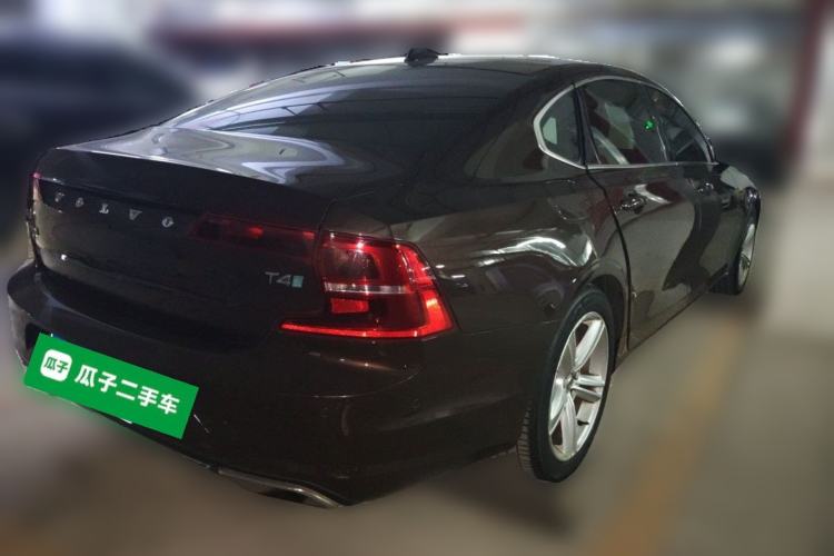 Used Volvo S90 2017 T4 Zhiyuan Edition Rear Right 45 Deg