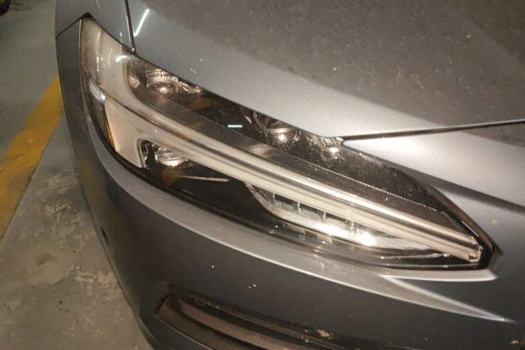 Used Volvo S90 2017 T4 Zhiyuan Edition Right Front Headlight