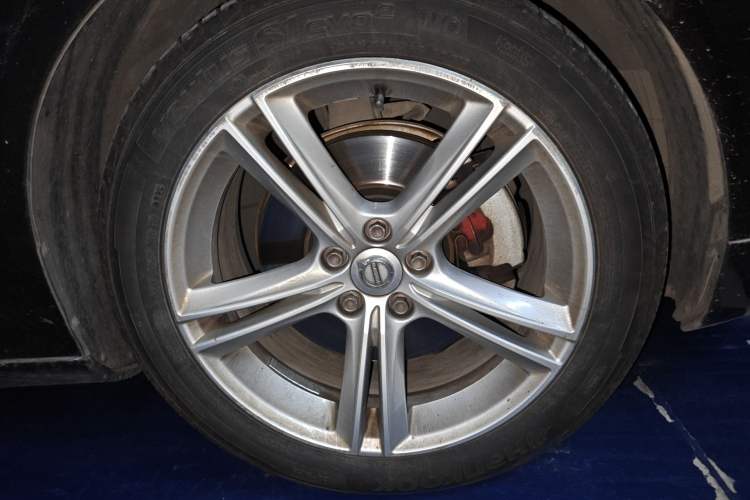 Used Volvo S90 2017 T4 Zhiyuan Edition Right Front Wheel Hub