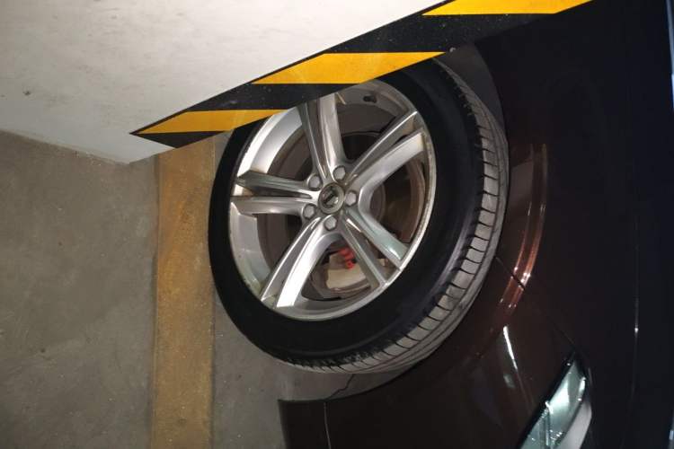 Used Volvo S90 2017 T4 Zhiyuan Edition Right Front Wheel Hub