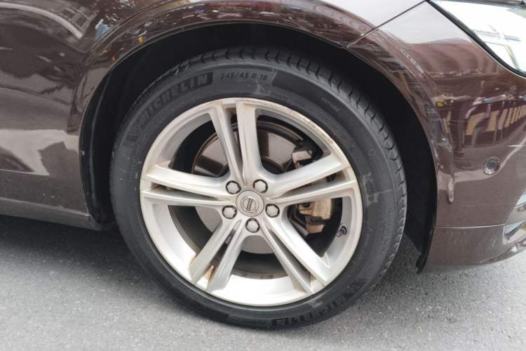 Used Volvo S90 2017 T4 Zhiyuan Edition Right Front Wheel Hub