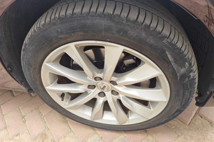 Used Volvo S90 2017 T5 Zhiyuan Edition Right Front Wheel Hub