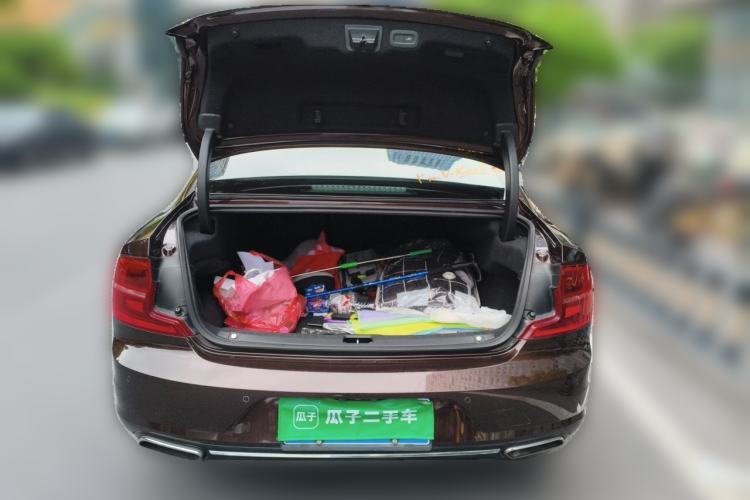 Used Volvo S90 2017 T4 Zhiyuan Edition Trunk