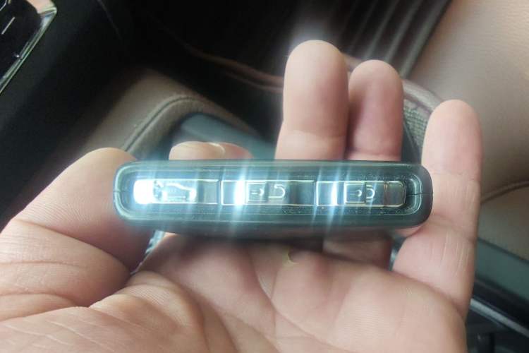 Used Volvo S90 2017 T4 Zhiyuan Edition Vehicle Key