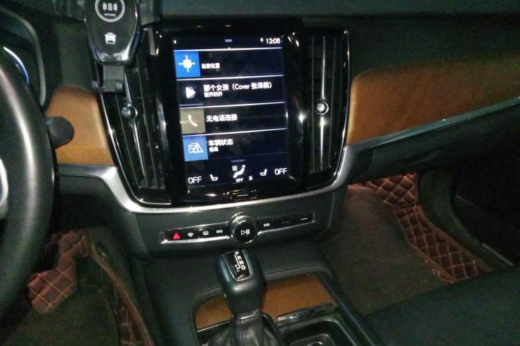 Used Volvo S90 2017 T5 Smart Luxury Edition Audio And AC Panel