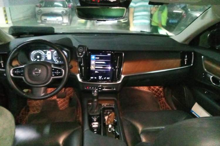 Used Volvo S90 2017 T5 Smart Luxury Edition Headliner