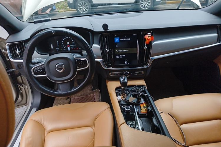 Used Volvo S90 2017 T4 Zhiyi Edition Center Console