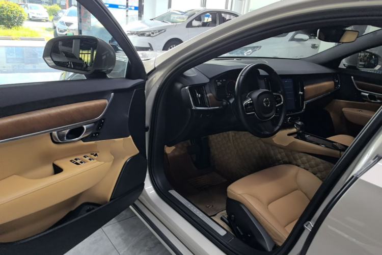 Used Volvo S90 2017 T5 Smart Luxury Edition Driver Seat