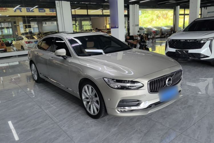 Used Volvo S90 2017 T5 Smart Luxury Edition Front Right 45 Deg