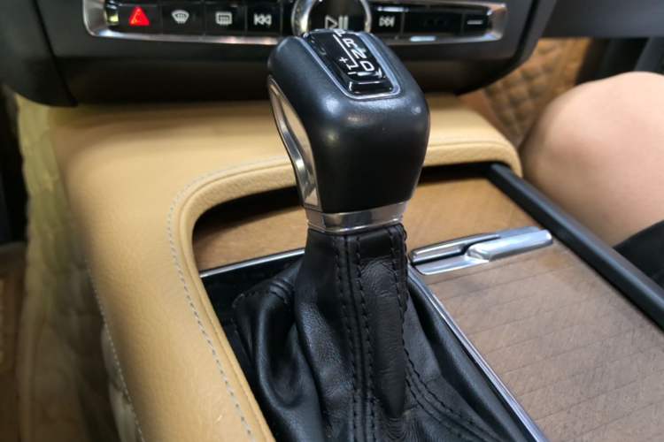 Used Volvo S90 2017 T5 Smart Luxury Edition Gear Lever