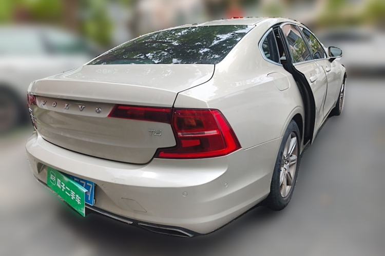 Used Volvo S90 2017 T4 Zhiyi Edition Rear Right 45 Deg