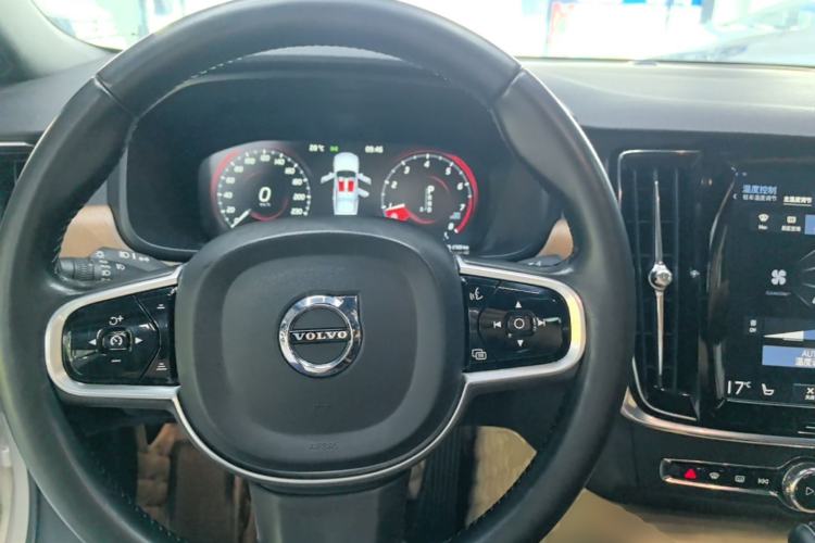 Used Volvo S90 2017 T5 Smart Luxury Edition Steering Wheel