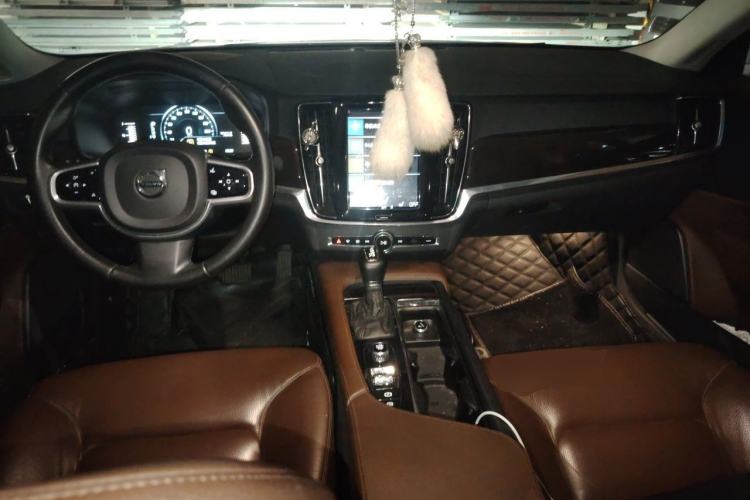 Used Volvo S90 2017 T4 Zhiyuan Edition Center Console