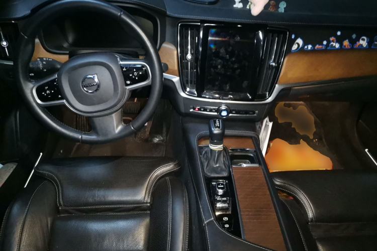 Used Volvo S90 2017 T5 Prestige Edition Center Console