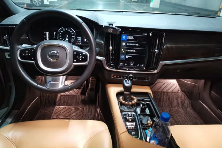 Used Volvo S90 2017 T4 Zhiyuan Edition Center Console