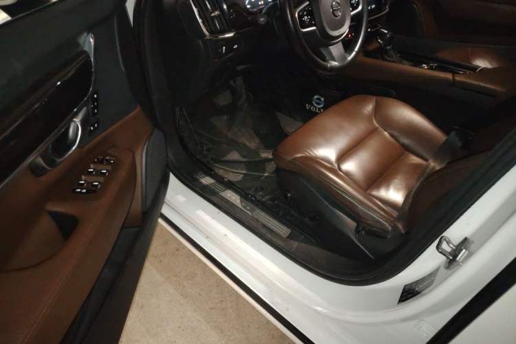 Used Volvo S90 2017 T4 Zhiyuan Edition Driver Seat