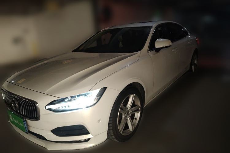 Used Volvo S90 2017 T4 Zhiyuan Edition Guazi used car, China used car export, Used car for sale, Used  cars, Cheapest cars for sale
