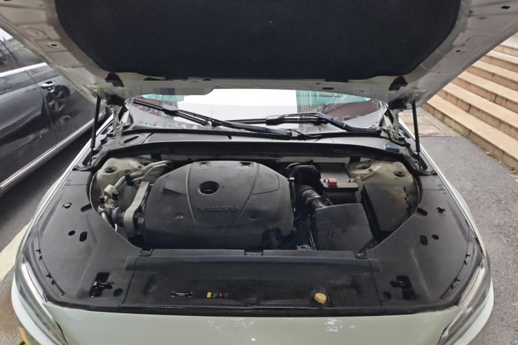 Used Volvo S90 2017 T4 Zhiyuan Edition Engine Bay