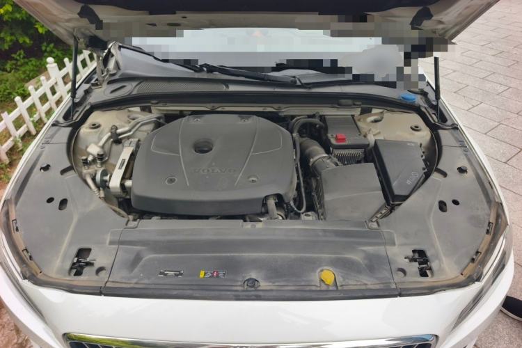 Used Volvo S90 2017 T4 Zhiyuan Edition Engine Bay