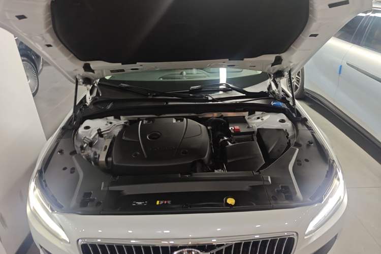 Used Volvo S90 2017 T5 Zhiyuan Edition Engine Bay