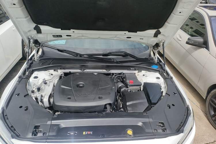 Used Volvo S90 2017 T5 Zhiyuan Edition Engine Bay