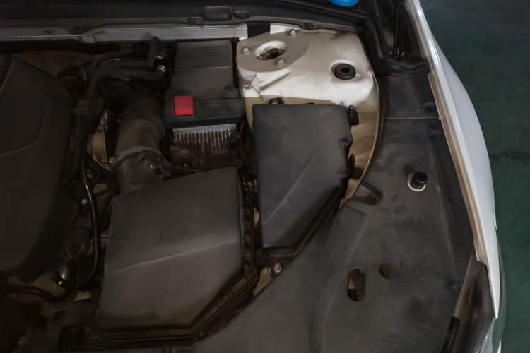 Used Volvo S90 2017 T4 Zhiyuan Edition Engine Bay Left