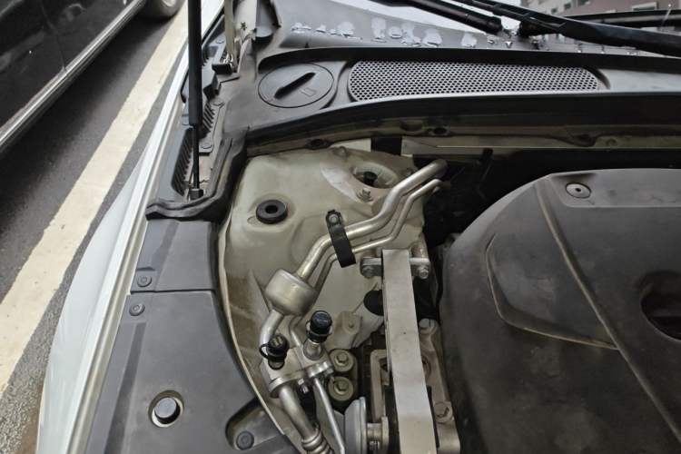 Used Volvo S90 2017 T4 Zhiyuan Edition Engine Bay Right